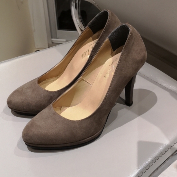 Classic pump NWOT - Picture 8 of 12